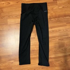 Champion women’s yoga capris extra small